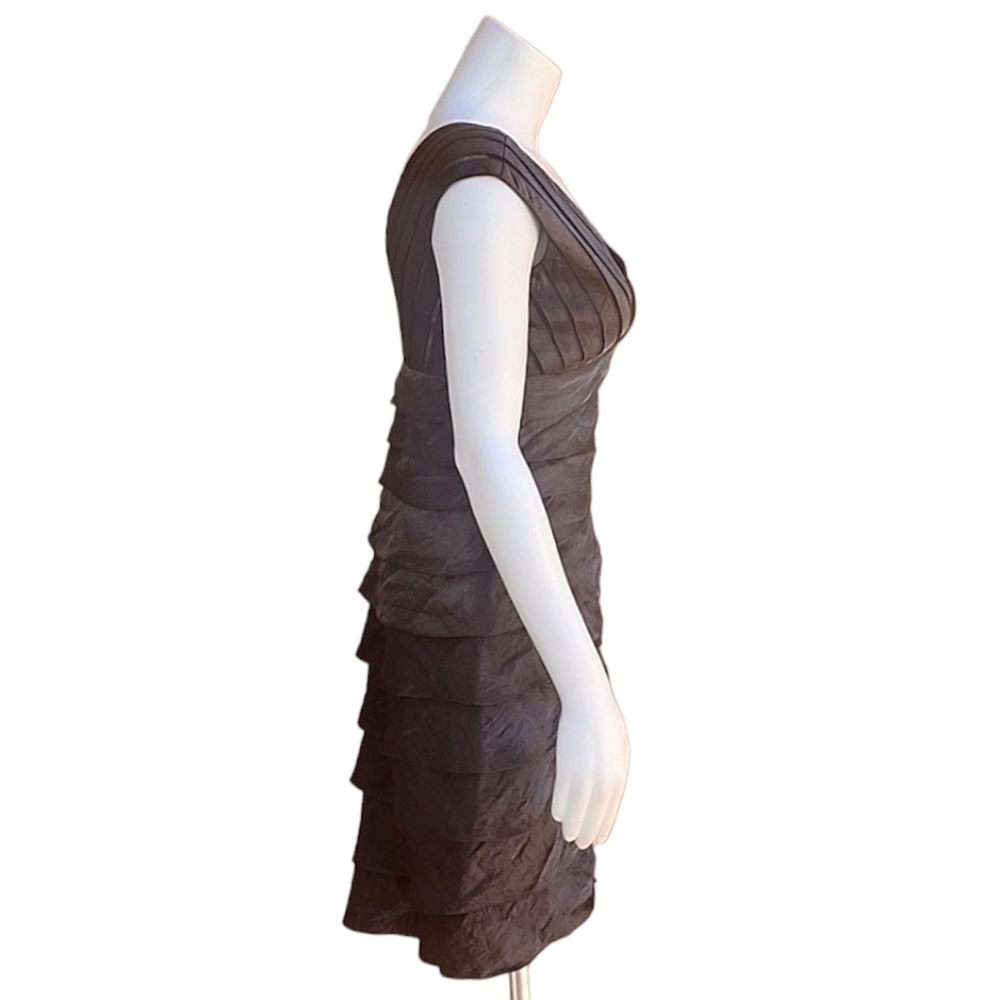 ADRIANNA PAPELL Metallic Tiered Cocktail Dress 4P Petite Shutter Pleat Wedding - Picture 4 of 16